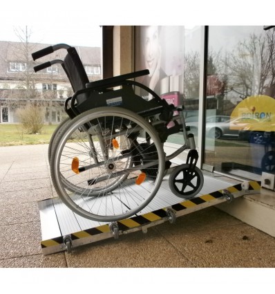 Rampe pliante en aluminium - largeur 82 cm - poignée, roulettes et grande capacité de charge jusqu'à 650 kg_0