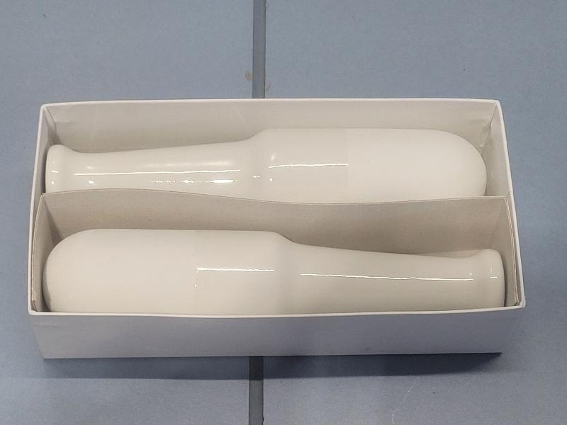 Pilon en porcelaine forme française JIPO_0