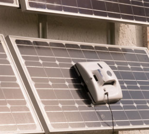 Robots de nettoyage de panneaux solaires avec moteurs et réducteurs_0