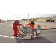 Rp100-1h - Machine de marquage routier Hofmann - Débit d’air jusqu’à 320 l/min - Moteur Honda 4,0 kW - Réservoir 115 l_1