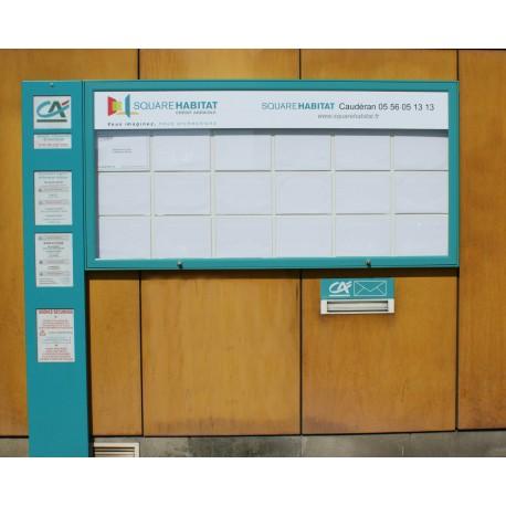 Vitrines extérieures en aluminium personnalisées - Fabrication française - Dimensions et couleurs sur mesure_0