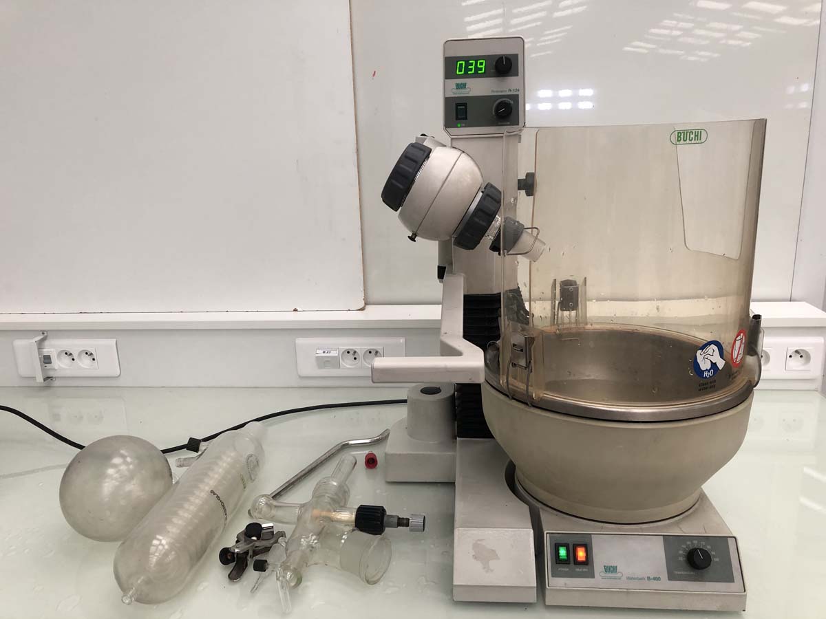 Rotavapeur BÜCHI R124 et bain-marie B480 d'occasion - laboratoire pharmaceutique - P21091261_0