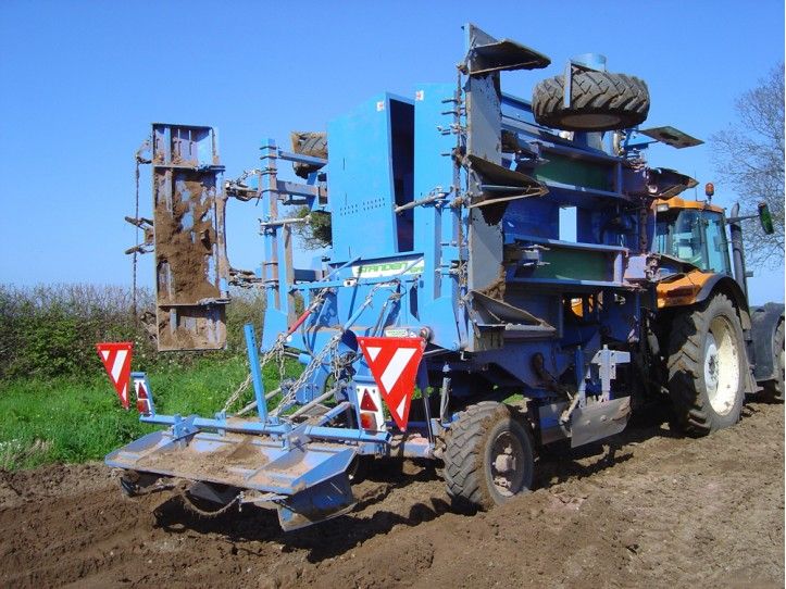 SP600 - Planteuse Standen Engineering Ltd - 6 rangs - plantation de pommes de terre avec précision et contrôle_0