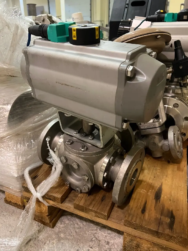 Électrovanne ATEX d'occasion inox 316 - 4 voies DN50 - Référence : C8180_0