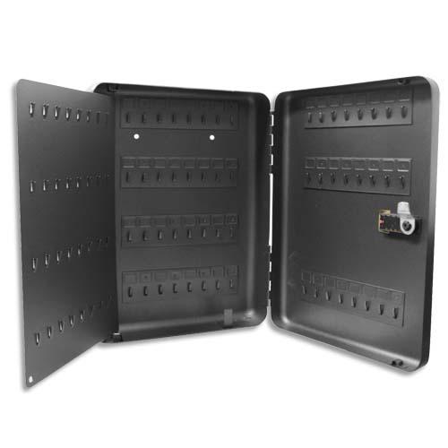 ARMOIRE À CLÉS POUR 120 CLÉS, SERRURE À COMBINAISON. DIMENSIONS : L37 X H28 X P7,5 CM.