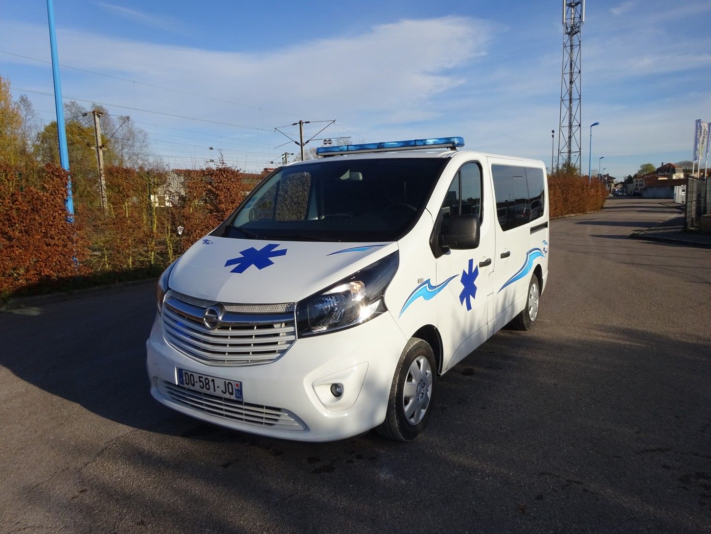 Opel vivaro l1h1 ambulance_0
