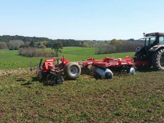 Déchaumeur à disque compact Compact + 28-660-230 - Quivogne - largeur 3,20 m - 28 disques - 3420 kg_0