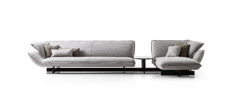 Beam de Cassina - fauteuils et canapés modulaires avec piétement barre, tables et poufs intégrés_0