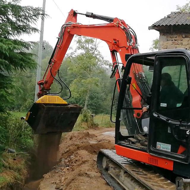 Godet cribleur broyeur MB-HDS214 - système innovant pour changement de rotors_1