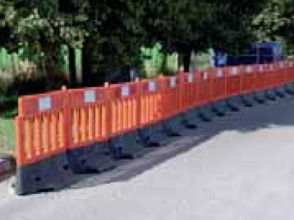 Barrière de chantier DELES - rouge et blanc - base lestable 20kg - résistante au vent 400 newtons_0
