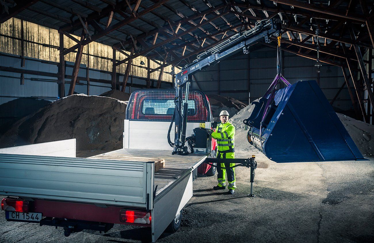 Grue HIAB T-duo 023 avec capacité de levage jusqu’à 520 kg