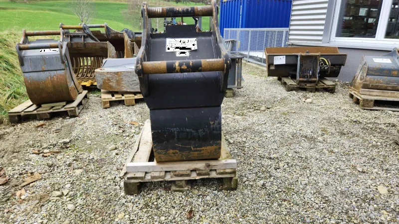 Godet de tranchée tiltrotateur Egli EVL-TR 200-600 - OilQuick OQ 70 - Année 2023 - RAL 9005_0