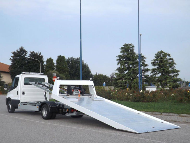 Véhicules de dépannage SE 200L - pour châssis PTAC 5T200 à 7T000 - conception allégée et renforcée_0