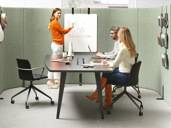Table de réunion trapèze Elvira - plateau mélaminé laqué mat - dimensions 180x120 ou 240x140 cm - piètement acier_0