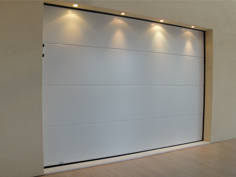 Porte de garage sectionnelle polygrain blanche / motorisée / ouverture plafond / isolation thermique_0