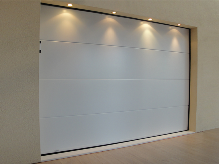 Porte de garage sectionnelle polygrain blanche - motorisée - ouverture plafond - isolation thermique - panneaux articulés horizontaux_0