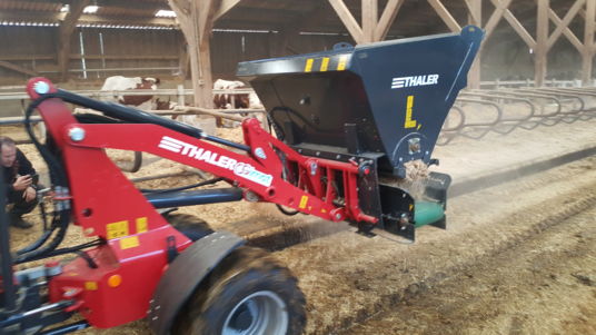 Godet distributeur Thaler - éjection droite et gauche - 1m50 de largeur, 1200L de volume_0