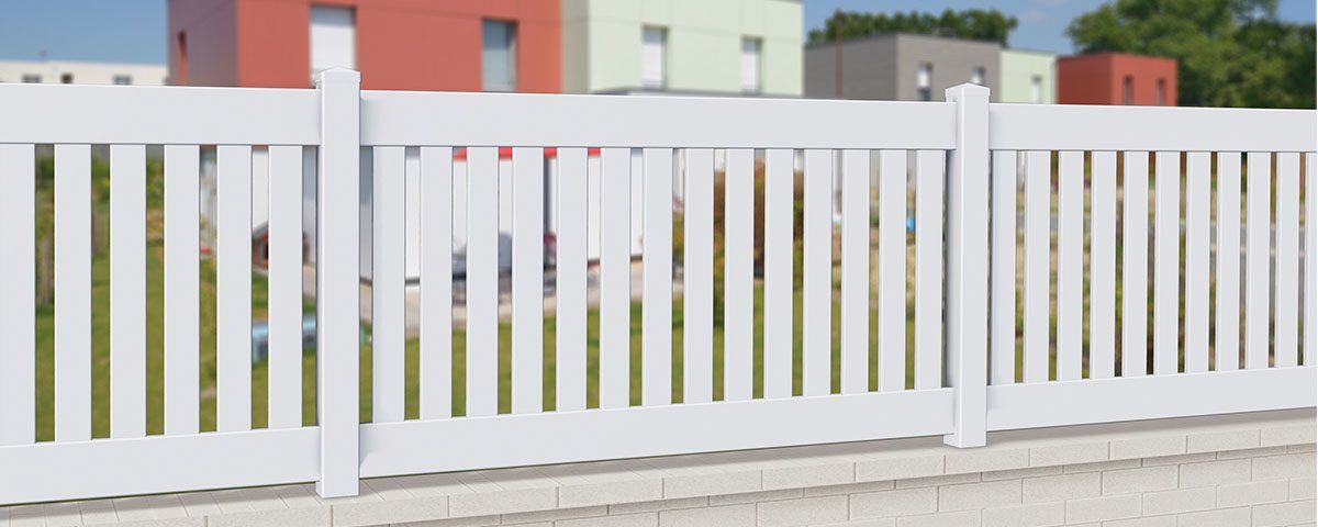 Clôture PVC CL 08 D / Type 01 D - CG Pro - Barreaudage vertical par lames PVC avec traverses mortaisées et renfort métallique_0