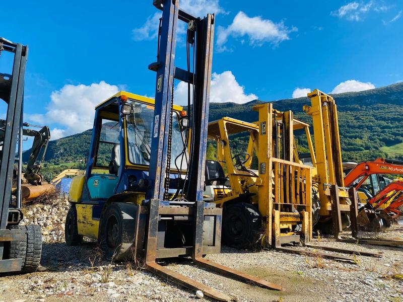 KOMATSU Chariot élévateur diesel FD30T14 - 3000 kg - 4,5 m - 65 cv - Année 2001_0