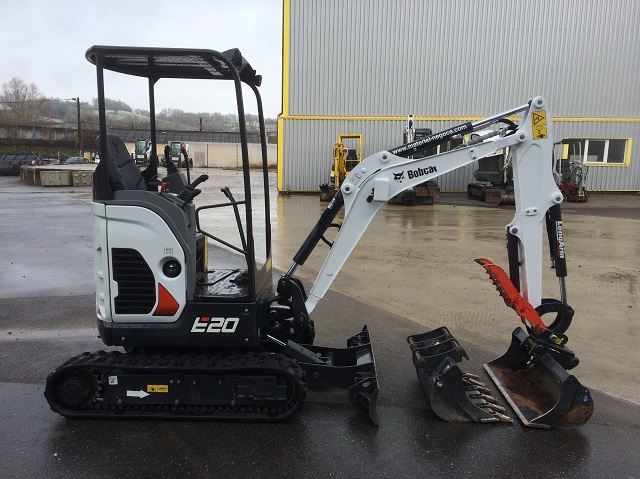 Mini pelle - BOBCAT E 20 - 2 tonnes - 1930 kg - Voie Variable_0