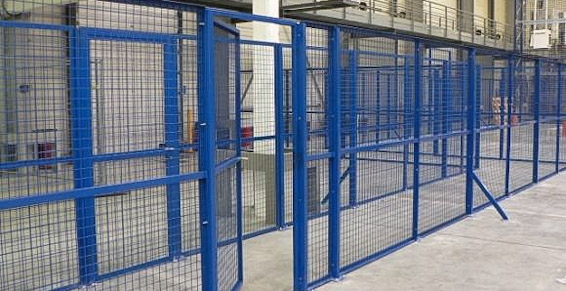 Cloisons grillagées - pleines avec portes coulissantes ou battantes pour entrepôts et sites industriels_0