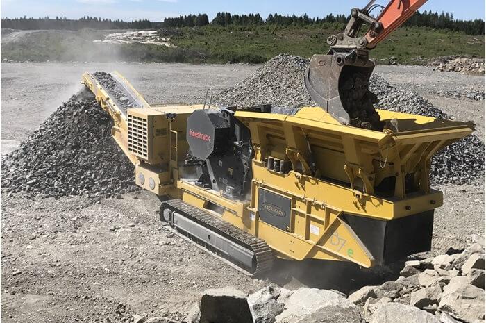 Concasseur à mâchoires Keestrack B7e - hybride avec ouverture d'alimentation 1200 x 830 mm_0