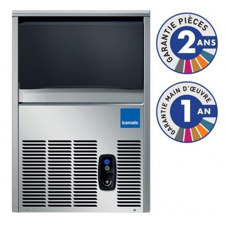 Machine à glaçons pleins Icematic CS35 - 36 kg/jour - système à aspersion - compact pour espaces réduits_0