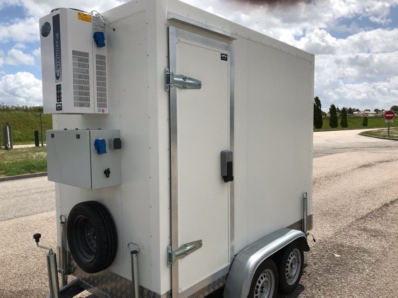 Remorque frigorifique double essieu 1300 kg - RAPHA 19 - dimensions 2m42x1m28x1m70 - température 0 à 5°C_1
