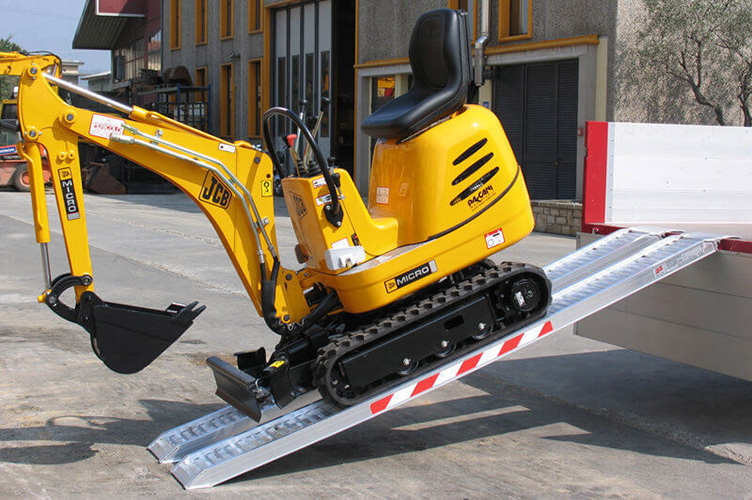 Rampe de chargement striée avec rebords - Charge maximale 3T (3000 kg) - Réf M074/20U - Aluminium - Longueur 2000 mm_0