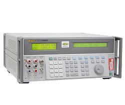 Calibrateur Fluke 5520A/SC1100 - Multimètre et oscilloscopes 1100MHz, DC jusqu'à ±1020V, AC jusqu'à 1020V_0