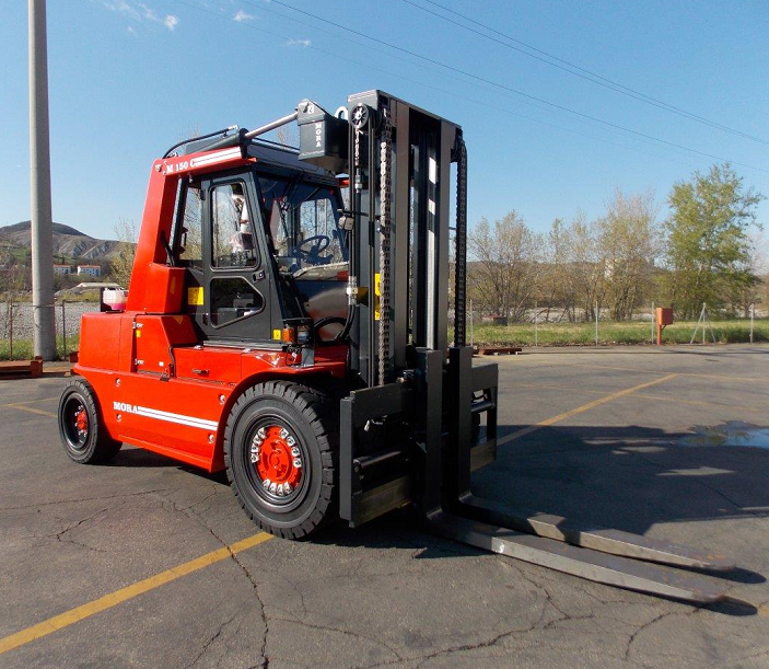 Chariot élévateur électrique compact Mora - 15 à 16 tonnes - Batterie 80V/96V - Mât grande visibilité_0