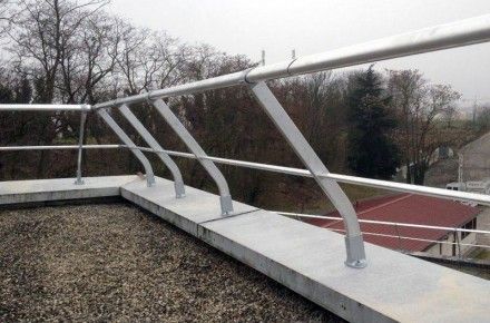 Garde-corps Vectaco pour toiture-terrasse - modèle Alsolu à plat avec tubes emboîtables à embouts rétreints - aluminium et finition personnalisable_0