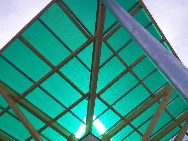 Polycarbonate alvéolaire pour toitures et sheds - Épaisseurs de 10 à 32mm - Finitions aluminium anodisé ou thermolaqué_0