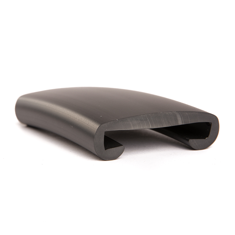 MAIN COURANTE ESCALIER PVC NOIR 50X8 MM