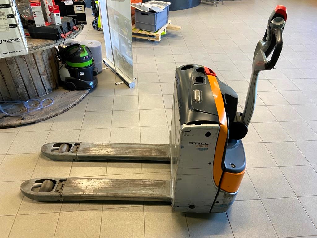 Transpalette électrique d'occasion STILL EXV16 - capacité de levage 1600 kg - batterie neuve_0