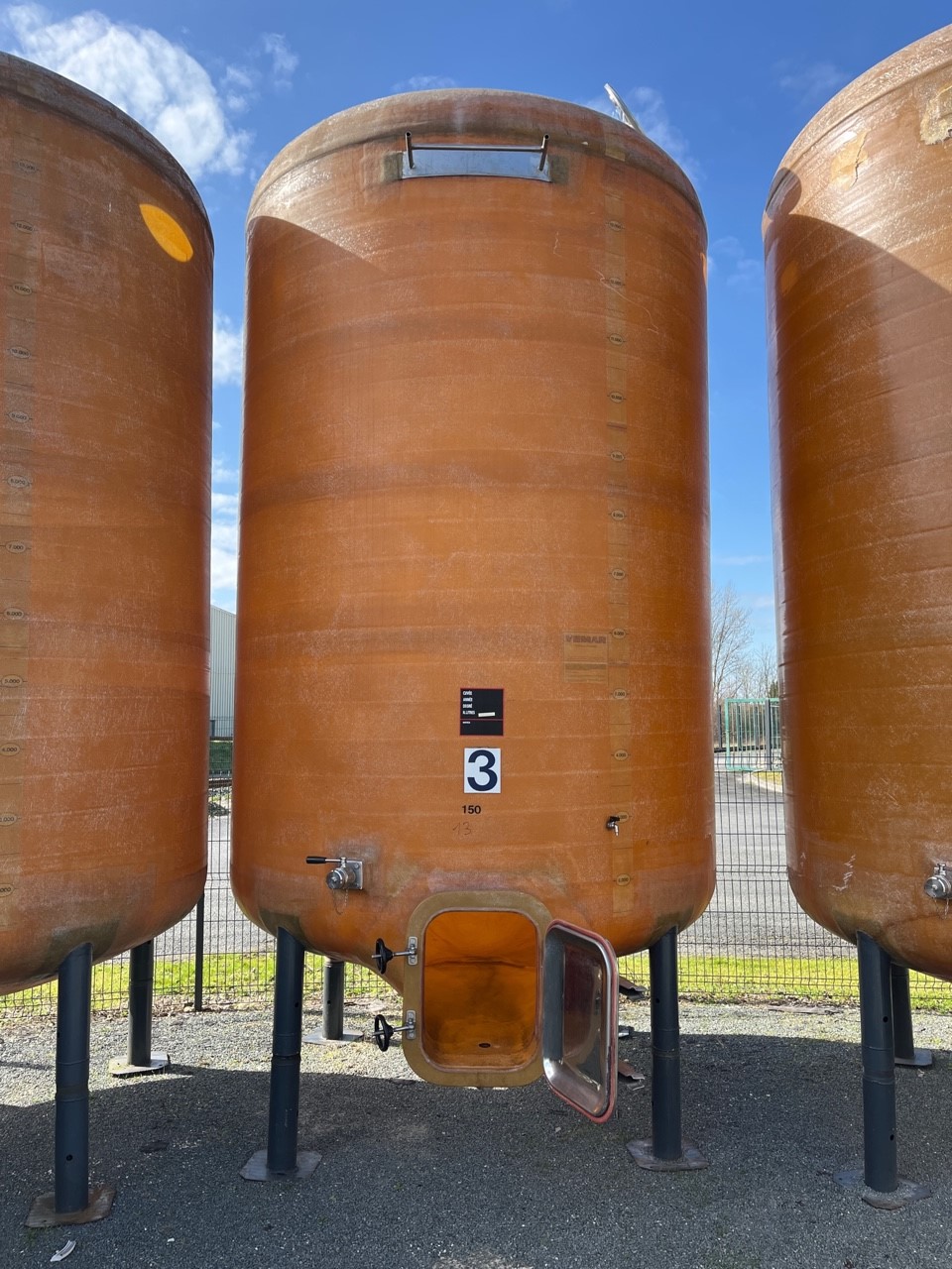 Cuve Vemar 150 HL d'occasion - pieds réglables, porte 420x530, trappe DN 500_0