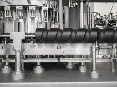 Tireuse-Capsuleuse à vis avec une grande capacité de trémie - BY STEVIAL_0