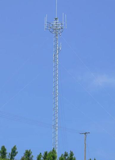 Tour de télécommunication d'acier au mât haubané fil_0