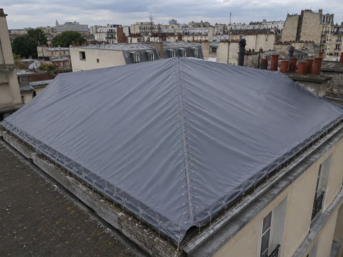 Bâches de toiture sur-mesure en PVC enduit 680 à 900 g/m2 pour protection de chantier_0