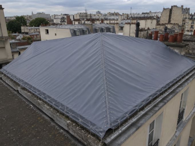 Bâches de toiture sur-mesure en PVC enduit 680 à 900 g/m2 pour protection de chantier_0