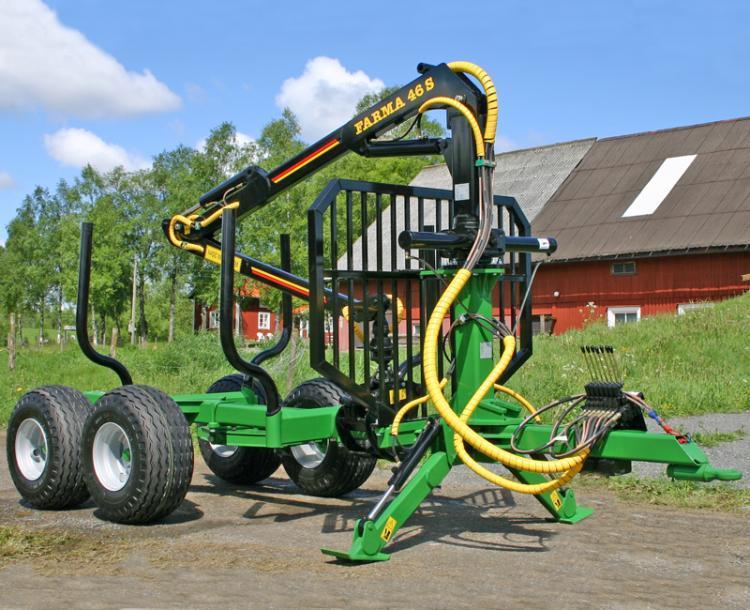 Remorque forestière CT 4,6-7 S - Farma - grue de 4,6 m et capacité de 7 tonnes_0