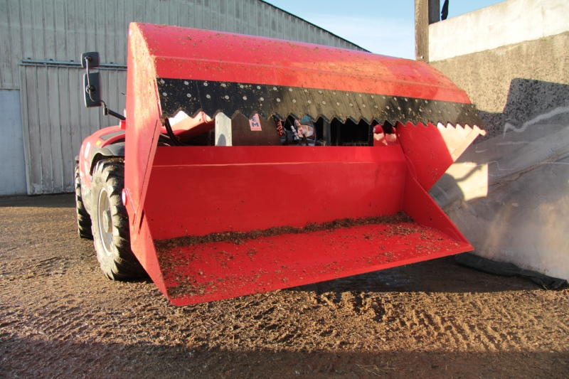 Godet désileur trancheur shb 2400/1800 - manitou_0