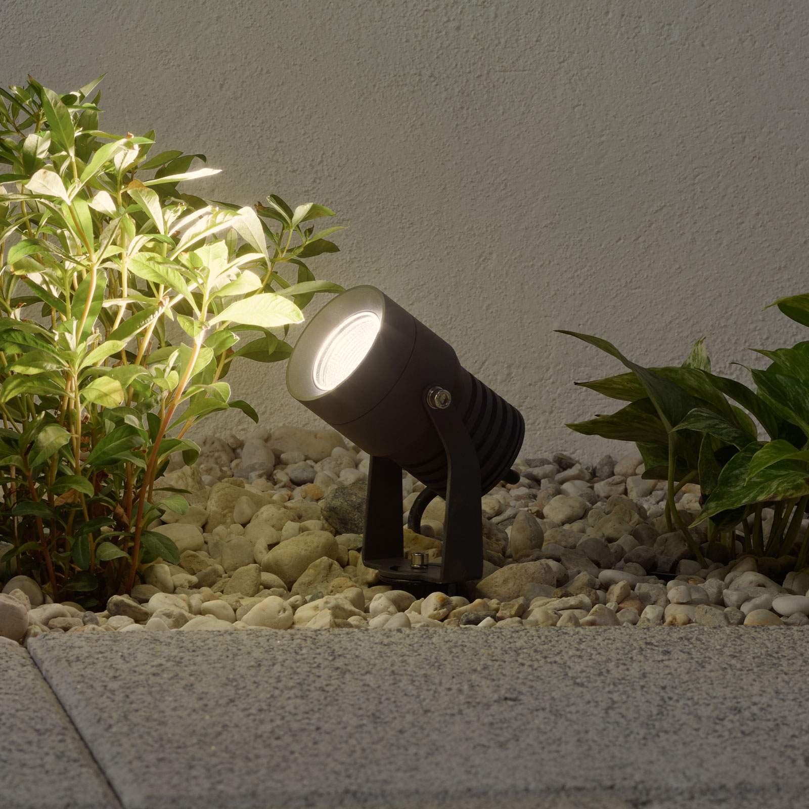 LUCANDE PROJECTEUR D\'EXTÉRIEUR LED JON, PIQUET DE TERRE, ORIENTABLE, IP65