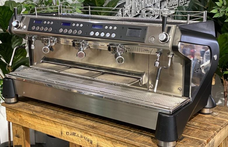 Machine à café professionnelle CONTI Monte Carlo semi-automatique 3 groupes_0