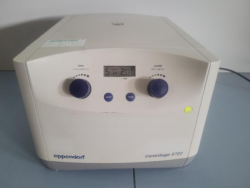 Centrifugeuse de laboratoire EPPENDORF 5702 avec rotor A-4-38_0