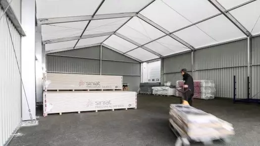 Tente de stockage industrielle pour protéger vos stocks des intempéries_0