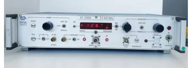 GU1206B - Générateur d'hyperfréquences Giga - 3.7-8.5 GHz - Générateurs de signaux_0