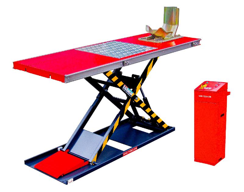 Pont moto électrique professionnel 230V - 1,1kW - 600kg 2200x780mm modèle extra bas 75mm MW Tools ESB600PRO_0