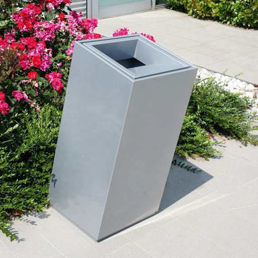 Poubelle publique 106cubica - Cubica - Fima en acier inox satiné avec dimensions 440x430x930 mm_0
