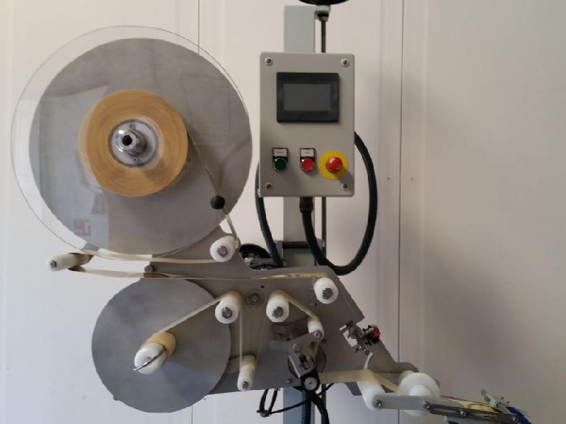 Étiqueteuse K-HS - Haut Débit - 500 étiquettes/min - Précision ±1 mm - Largeur 120 mm - Ø rouleau 400 mm - Triple Motorisation_0